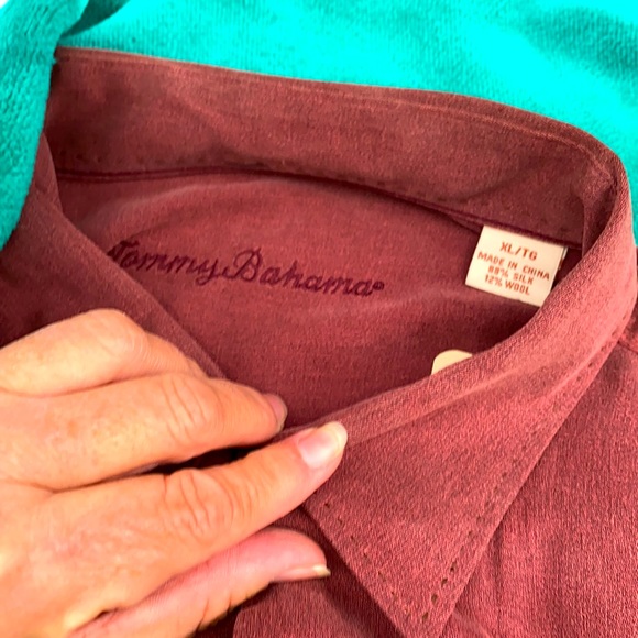 XL TOMMY BAHAMA 88%SILK, 12% WOOL LONG SLEEVE SHIRT ABSOLUTELY AMAZING WINE - Picture 2 of 2